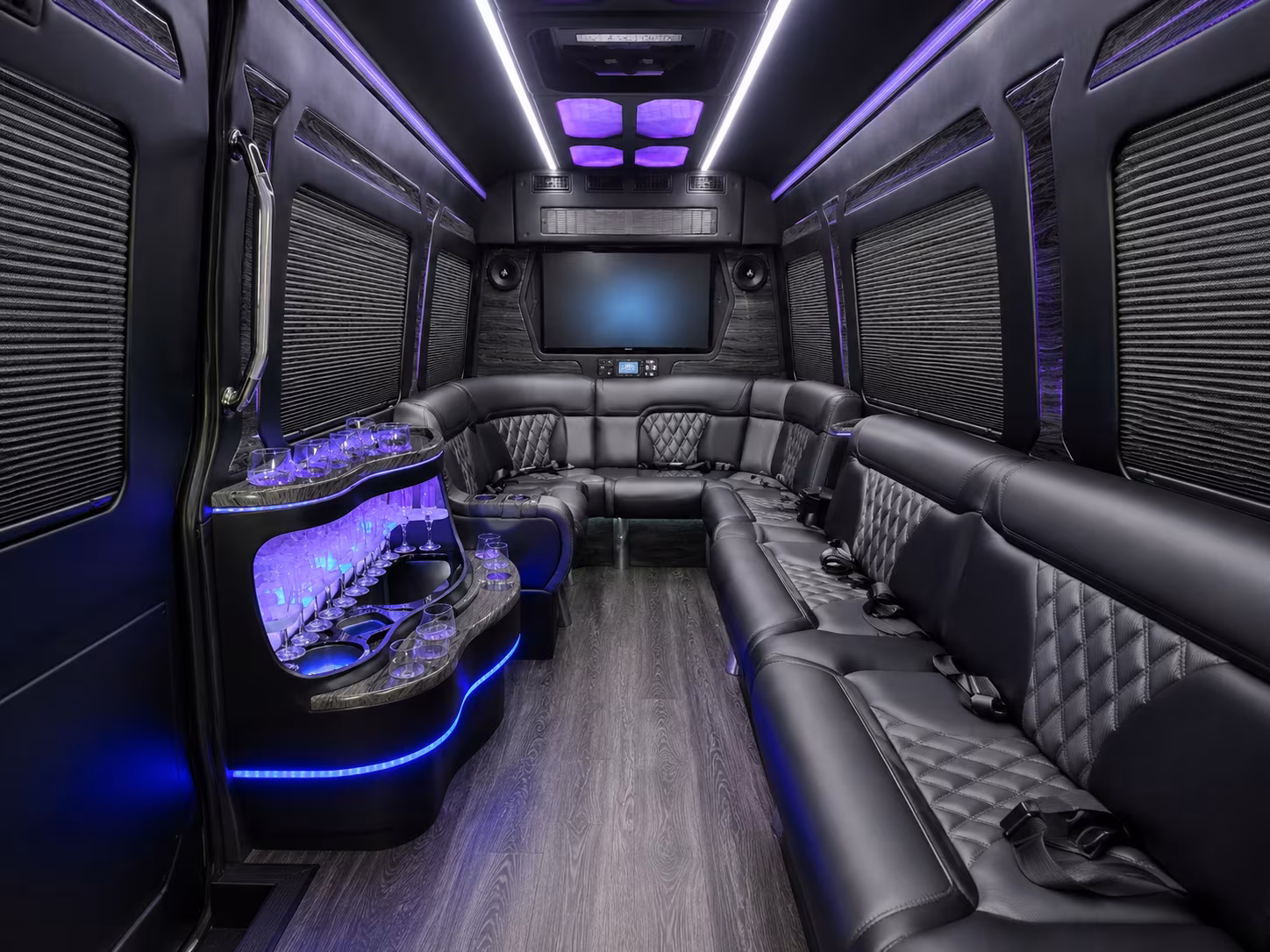 lynchburg 15 passenger party bus